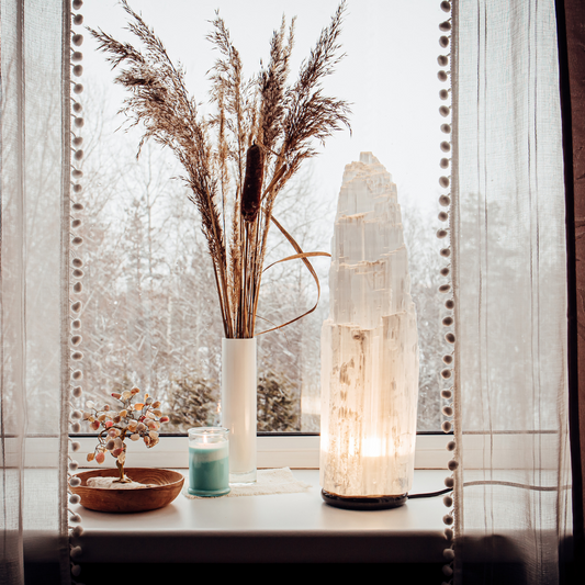 Selenite: The Crystal Emissary of Clarity, Cleansing, and Spiritual Renewal